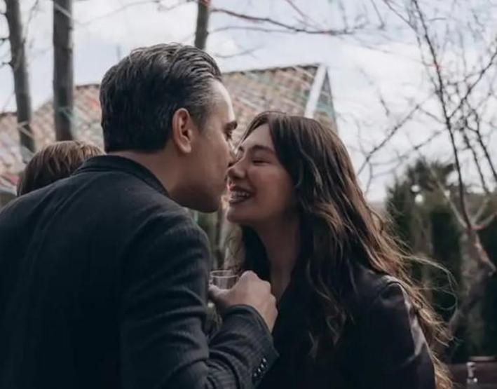 Neslihan Atagül’ün Zor Anları: “Gülmek Zorundaydım”