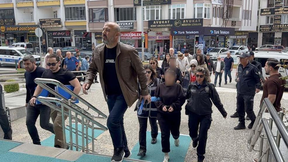 Kuaför değil soygun şebekesi Müşterilerin adına kredi çekmişler