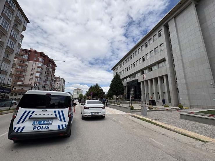 Kuaför değil soygun şebekesi Müşterilerin adına kredi çekmişler