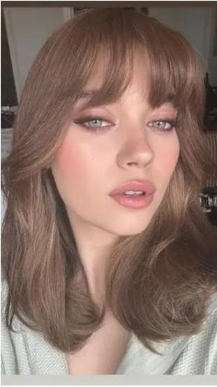 Afra Saraçoğlu’nun Makyajsız Pozu Sanal Medyayı Büyüledi
