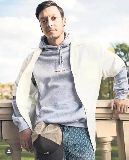Üçüncü Kez Baba Olmuştu… Mesut Özil’den Kızı Elisa Adına Anlamlı Bağış