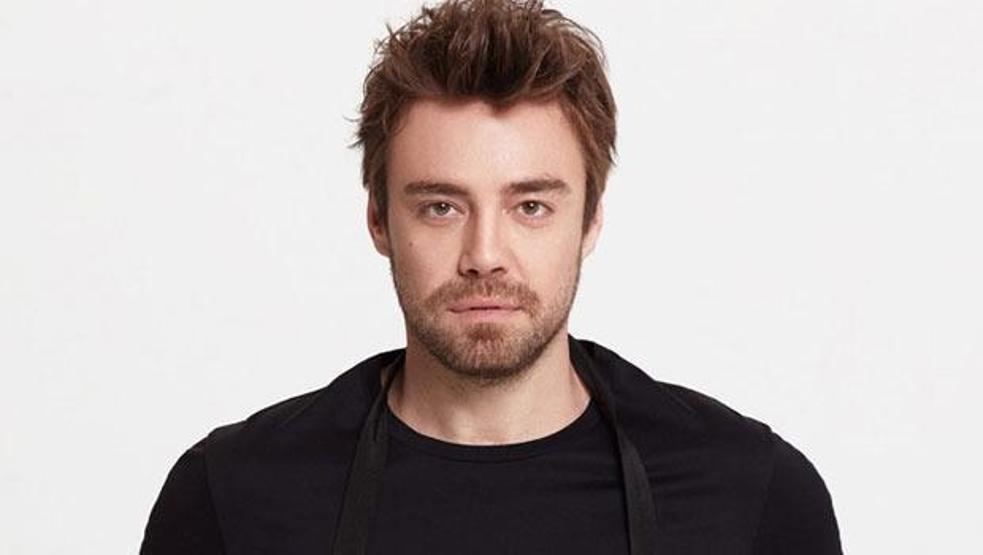 Murat Dalkılıç Sevenlerini Korkuttu Kolunda Serumla Paylaşım: Konser İleri Tarihe Alındı