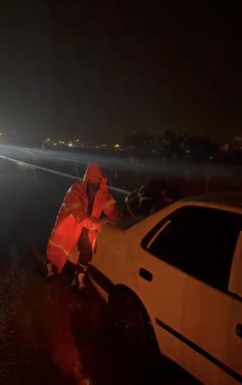 Sağanak sel getirdi Osmaniyede gece boyunca yağışla mücadele edildi...