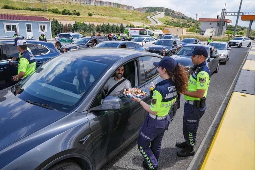 Jandarmadan otoyollarda bayram mesaisi