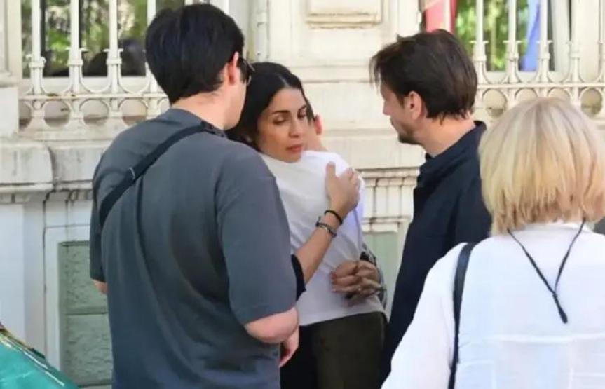 Engin Hepilerinin Annesi Hayatını Kaybetti Cenazede Oğlunun Gözyaşları Herkesi Duygulandırdı