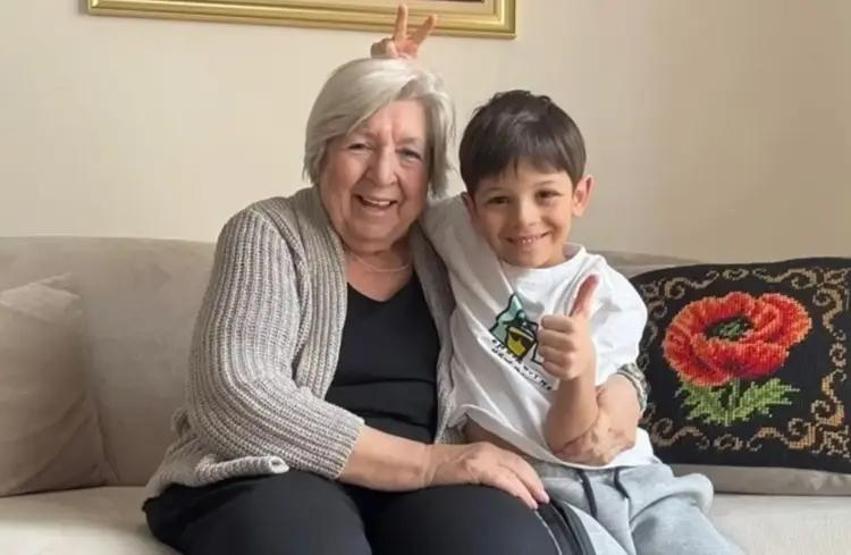 Engin Hepilerinin Annesi Hayatını Kaybetti Cenazede Oğlunun Gözyaşları Herkesi Duygulandırdı