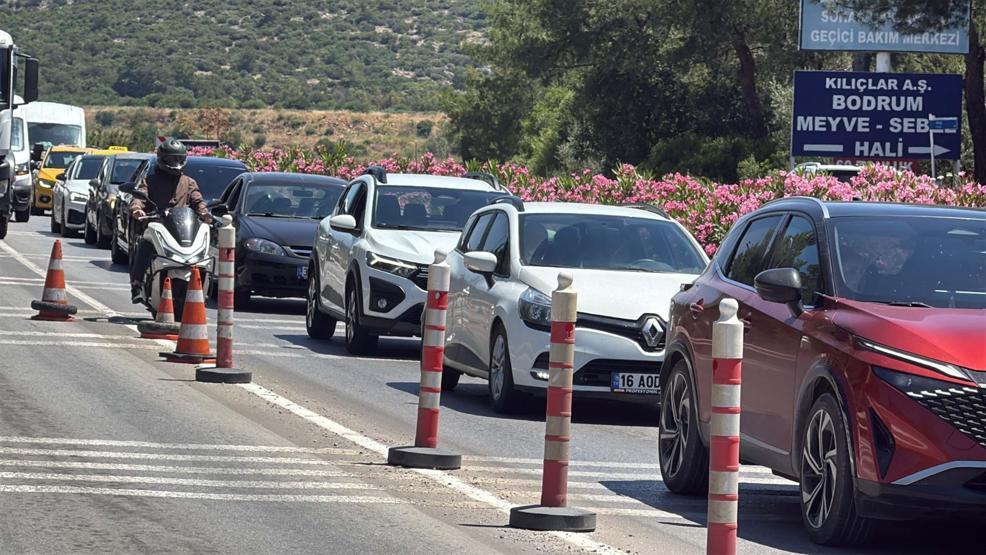 Tam 190 bin araç Bayram tatili için akın akın Muğlaya gidiyorlar...