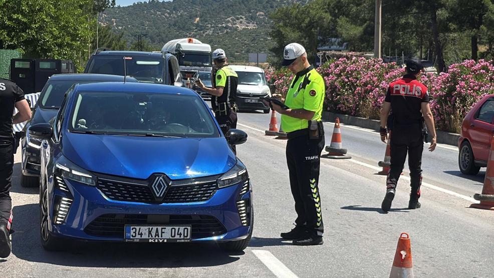 Tam 190 bin araç Bayram tatili için akın akın Muğlaya gidiyorlar...