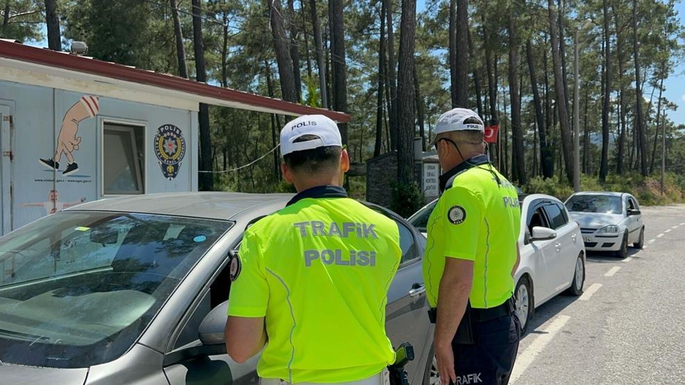 Tam 190 bin araç Bayram tatili için akın akın Muğlaya gidiyorlar...