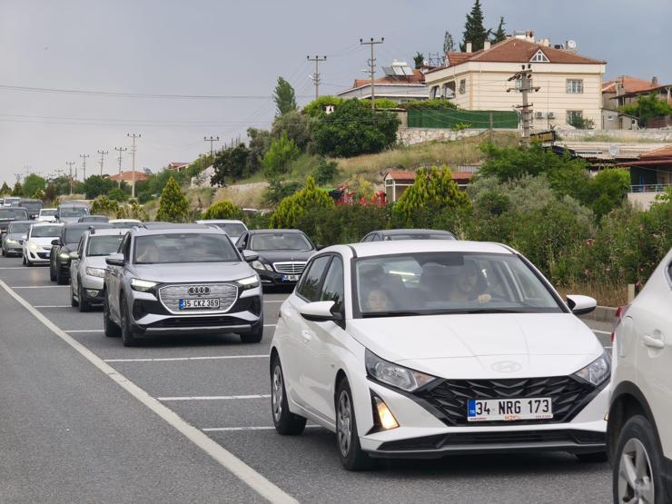 Bayramın ikinci gününde Muğlada manzara aynı: 22 kilometre araç kuyruğu