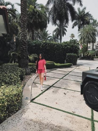 Tatil pozları olay oldu Eşref Rüyanın Nisanı Demet Özdemir sanal medyayı salladı: Seni sevmeyen ölsün