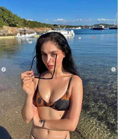 Cunda’ya Cemre düştü Cemre Baysel’in tatil pozları sanal medyayı salladı