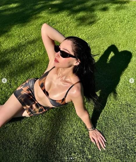 Cunda’ya Cemre düştü Cemre Baysel’in tatil pozları sanal medyayı salladı