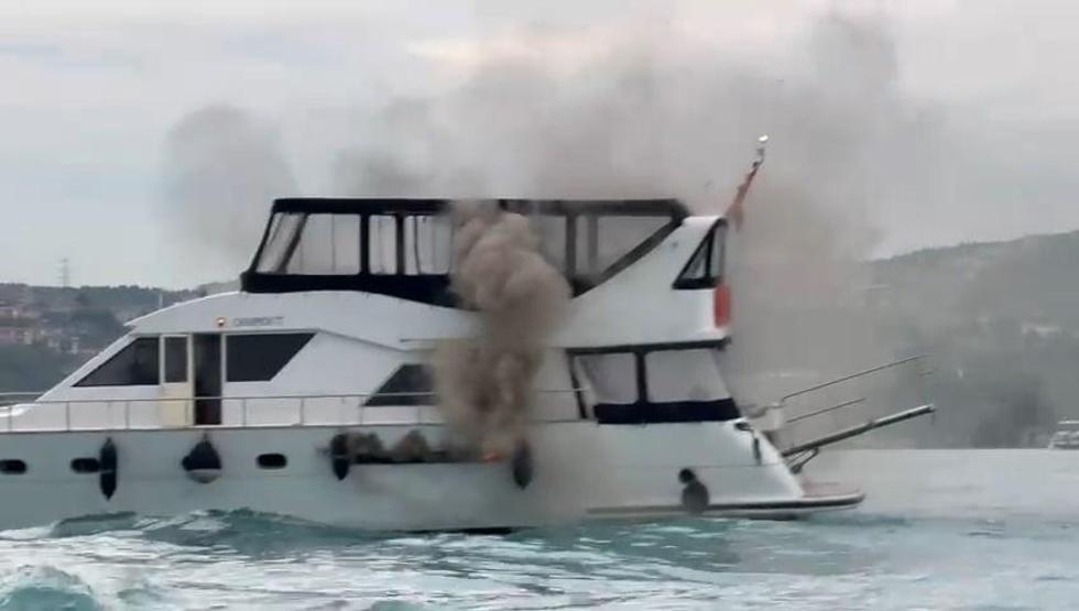 Bebek sahili açıklarında teknede korkutan yangın