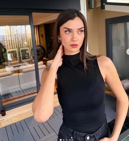 Aleyna Solaker’den iddialı poz Siyah deri tarzıyla büyüledi