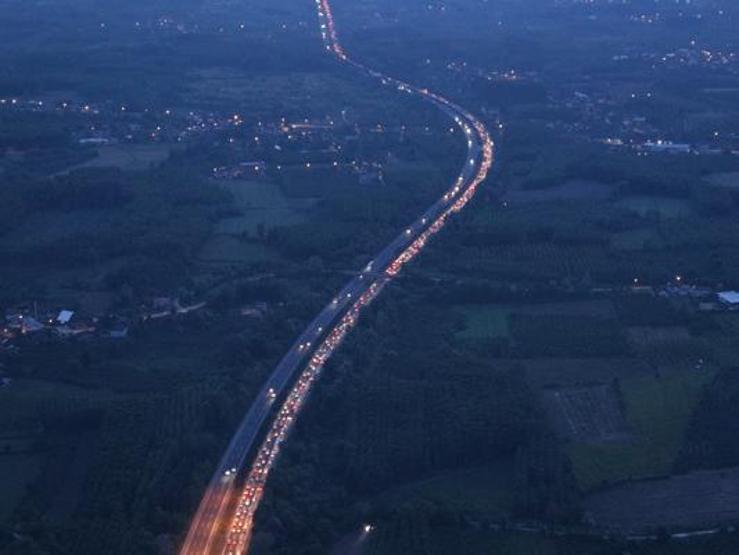 Bayram bitti trafik bitmedi Kilometrelerce kuyruk