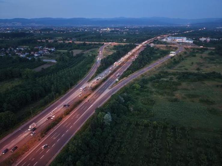 Bayram bitti trafik bitmedi Kilometrelerce kuyruk