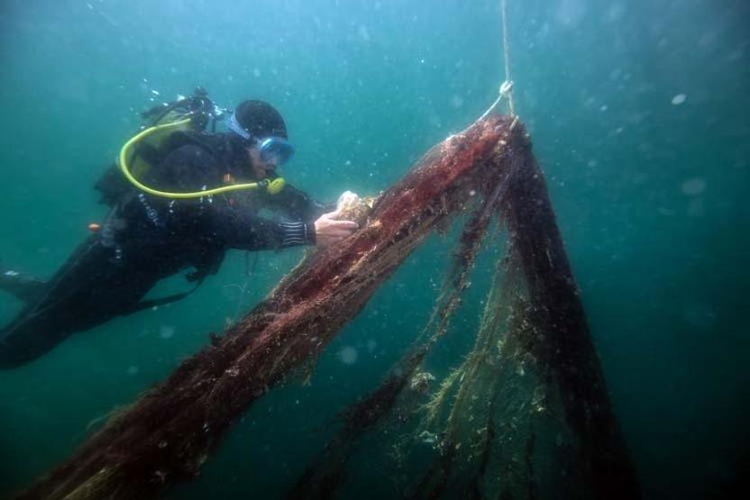 Marmara Denizinden çıkarıldı: Çamlıca Kulesini örtecek büyüklükte ölüm tuzağı