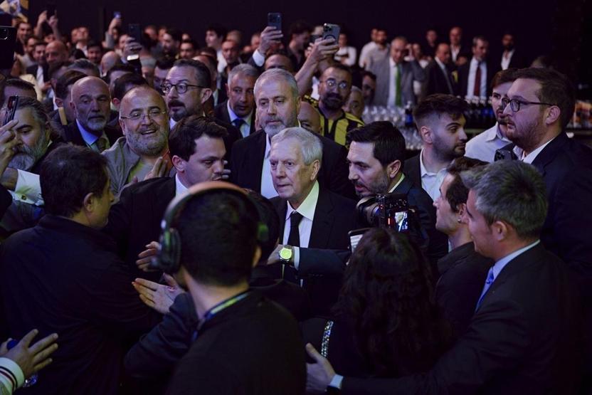 Aziz Yıldırımdan transfer açıklaması: İstediğimiz her oyuncuyu alırız