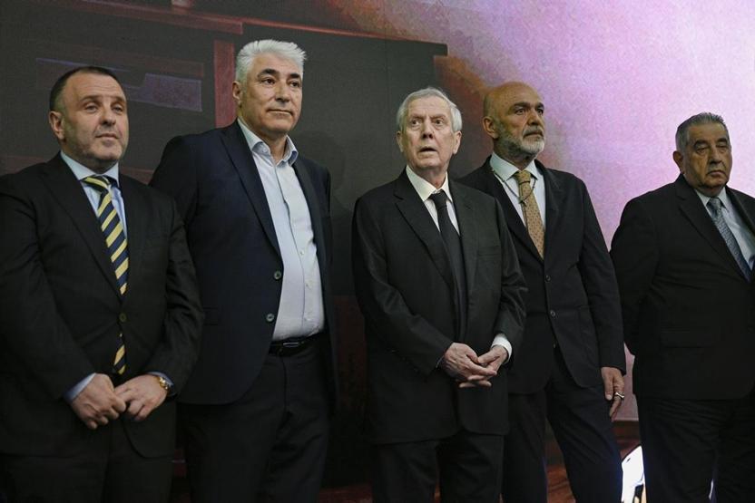 Aziz Yıldırımdan transfer açıklaması: İstediğimiz her oyuncuyu alırız