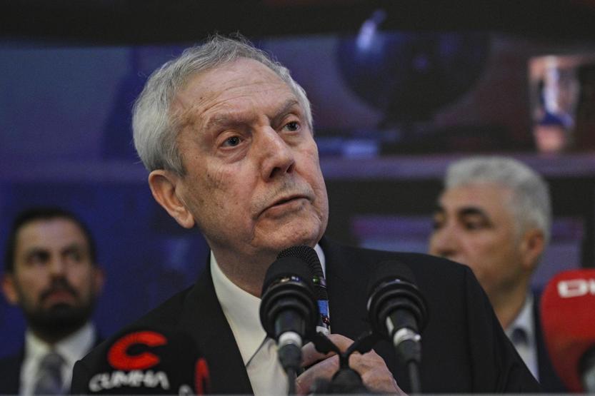 Aziz Yıldırımdan transfer açıklaması: İstediğimiz her oyuncuyu alırız