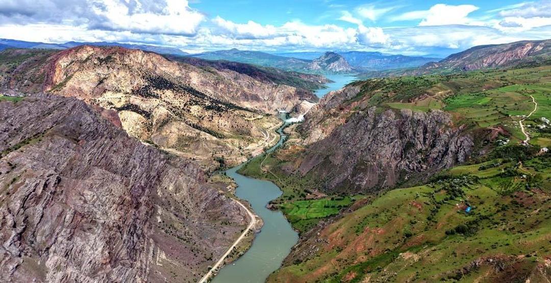 Burası Amazonlar değil Sivas: İki renkli su böyle buluştu