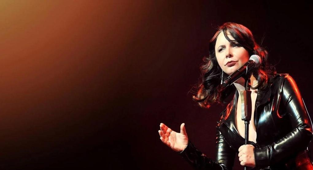 Şebnem Ferah Konserine Ünlü Akını Rock Müziğin Kraliçesi 6 Yıl Sonra Sahnede Ağlamamak İçin Kendini Zor Tuttu