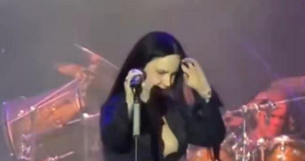 Şebnem Ferah Konserine Ünlü Akını Rock Müziğin Kraliçesi 6 Yıl Sonra Sahnede Ağlamamak İçin Kendini Zor Tuttu