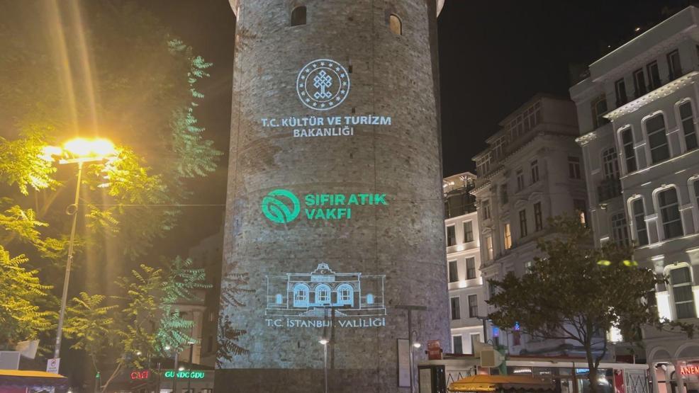 Galata Kulesinde Sıfır Atık Haftası nedeniyle ışık gösterisi