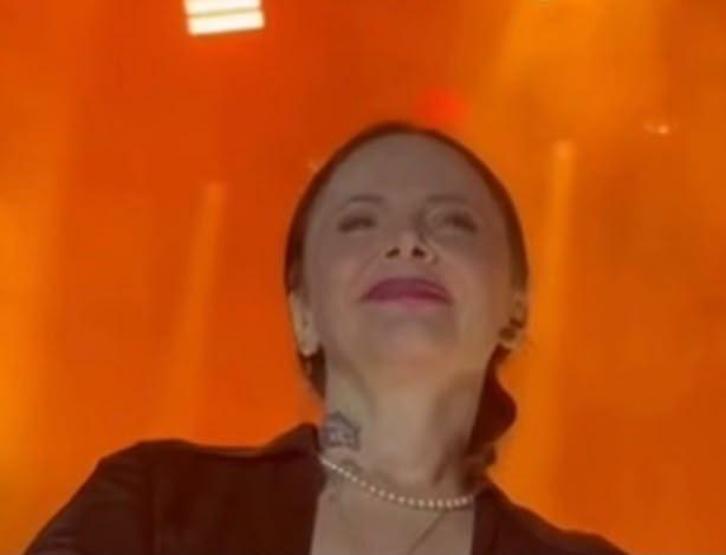 Şebnem Ferah Konserine Ünlü Akını Rock Müziğin Kraliçesi 6 Yıl Sonra Sahnede Ağlamamak İçin Kendini Zor Tuttu
