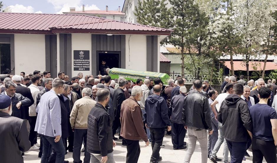 Kardeşinin hayatını kurtardı ama kalbi dayanamadı