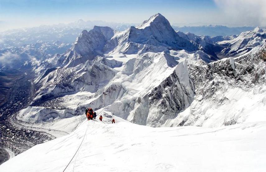 Cenaze duaları okunurken, “ölüm bölgesinden” sürünerek geldi 6 gündür kayıptı, Everest’te mucize yaşandı...