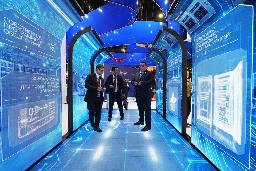 Putin’in Davos’u ikiye bölündü: Savaş ya da barış Finans devlerinin yerini, silahlar aldı…