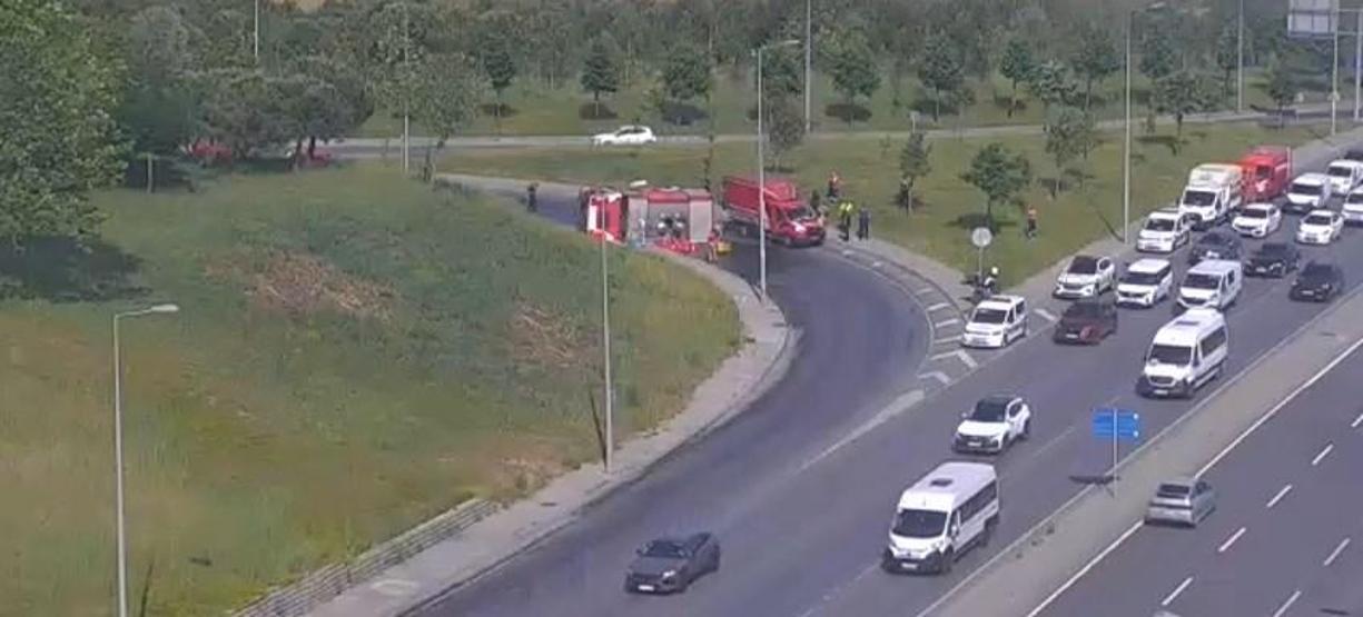 Yangından dönen itfaiye aracı devrildi: 3 yaralı