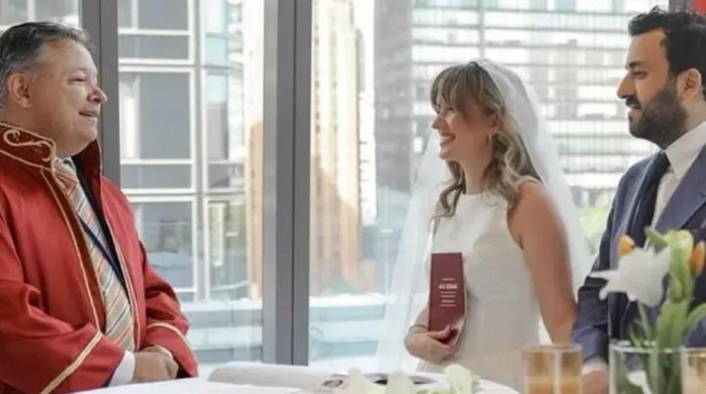 Hasan Can Kaya ve Duygu Karabaş Amerika’da Evlenerek Mutluluğa ‘Evet’ Dedi