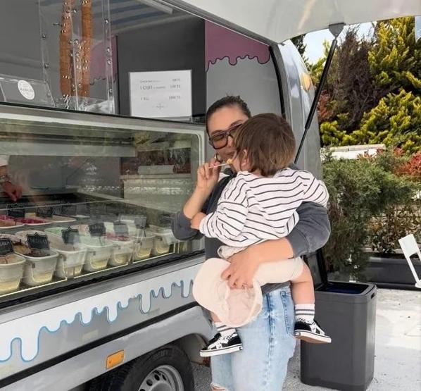 Yaprak Dökümünün Deniziydi Neslihan Atagül ile minik oğlu Aziz’in pazar keyfi