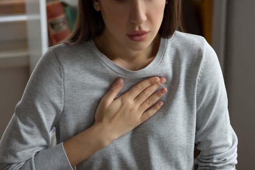 YAĞLI AKCİĞER ALARMI Bilim Dünyasını Şaşırtan Keşif Öksürük ve Nefes Darlığı Geçmiyorsa Nedeni Bu Olabilir... Akciğer Yağlanması Nedir, Neden Olur Akciğer Yağlanması Belirtileri