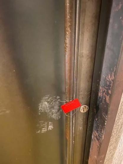Kağıthanede koku gelen eve operasyon: Evi zehir yuvasına çevirmişler