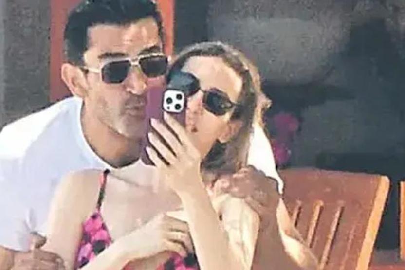 Kenan İmirzalıoğlu ve Sinem Kobal’dan Bodrum’da Romantik kaçamak Samimi Pozları Gündem Oldu