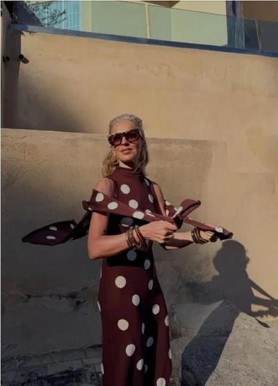 Burcu Esmersoy tatilde Pozları nefes kesti
