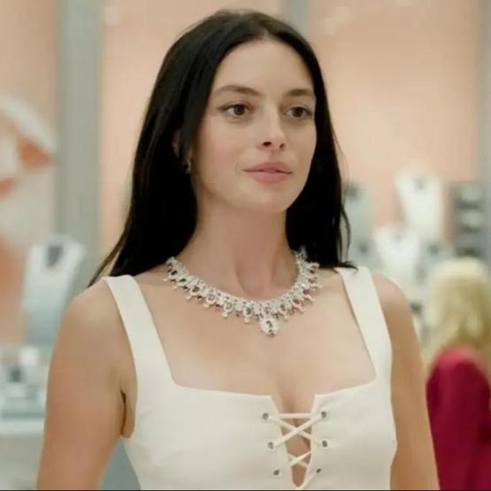 Melis Sezen’in ayna pozları sanal medyayı salladı