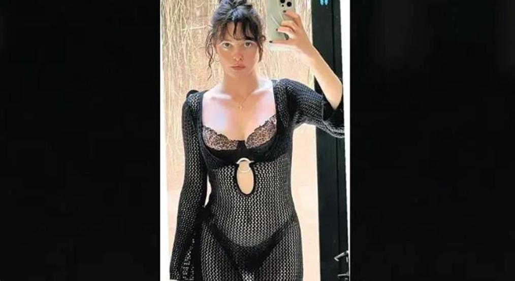 Melis Sezen’in ayna pozları sanal medyayı salladı