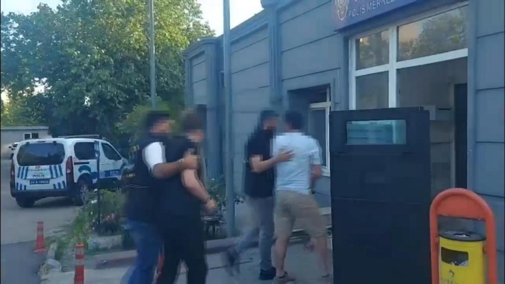 Metrobüste çıkan kavga kanlı bitti: Baba-oğuldan cinayet
