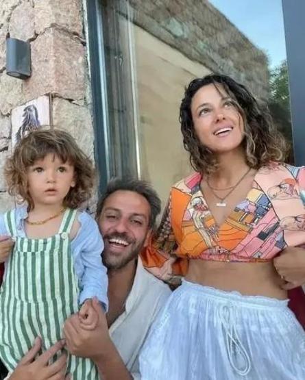 Erkan Kolçak Köstendil ve Cansu Tosun, oğulları Marsel’in doğum gününde buluştu