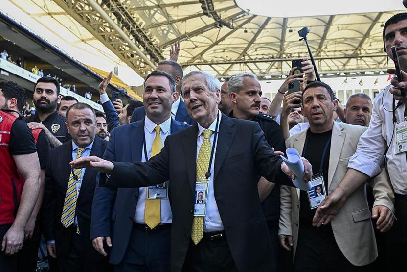 Aziz Yıldırım kolları sıvadı: Transfer harekatı başlıyor...