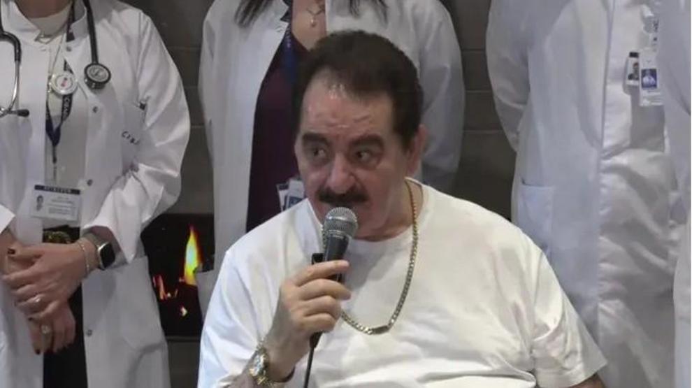 İbrahim Tatlıses’ten mesaj: “Hastaneye kaldırılmadım, fizik tedaviye geldim”