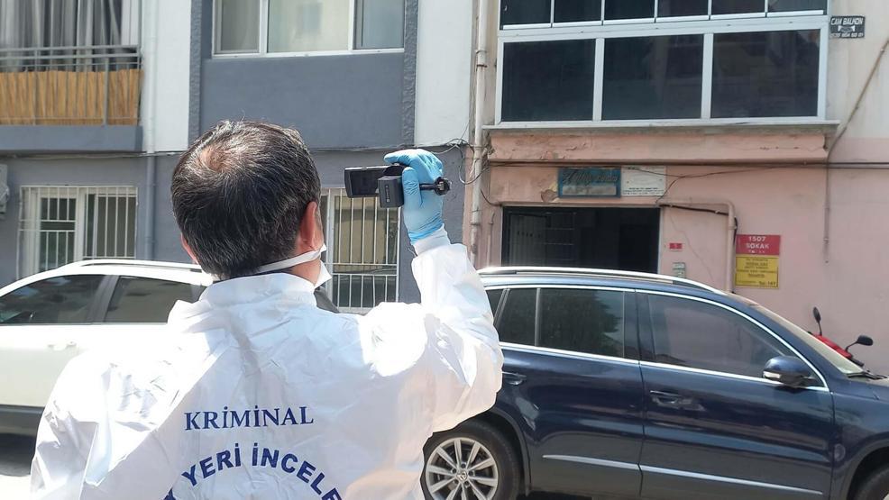 Kötü koku ekipleri harekete geçirdi Modacı evinde ölü bulundu