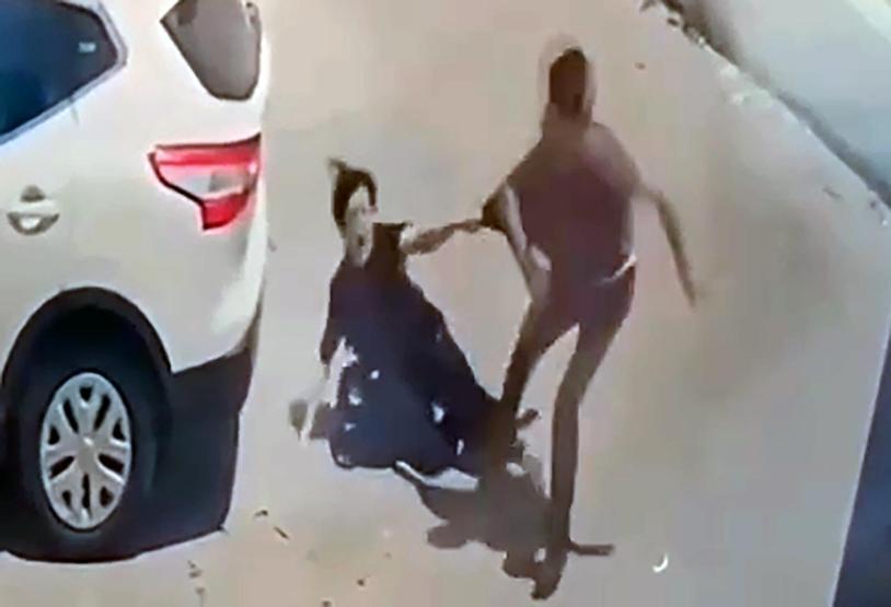 Sokak ortasında bıçaklı dehşet: Genç kadına, saplantılı platonik saldırısı