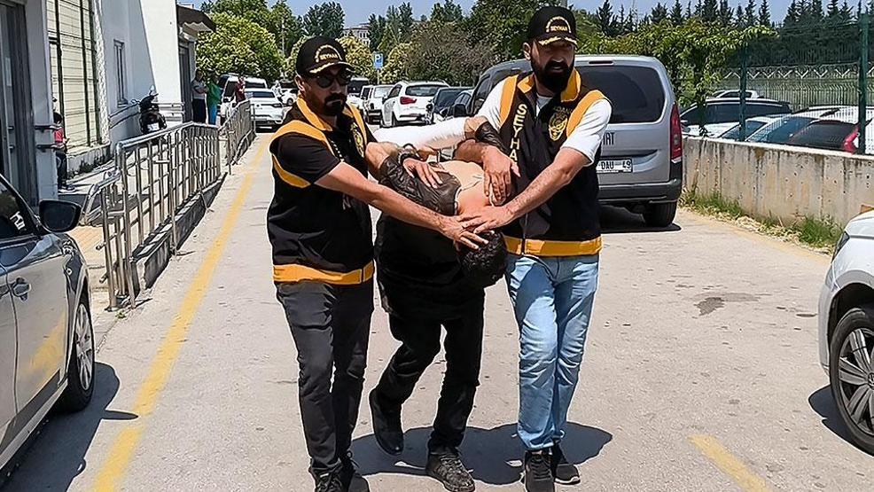 Sokak ortasında bıçaklı dehşet: Genç kadına, saplantılı platonik saldırısı