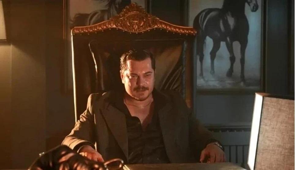 Eşref Rüya final bölümü ile geceye damga vurdu Çağatay Ulusoy ve Demet Özdemirli fenomen dizi ekranlara veda etti